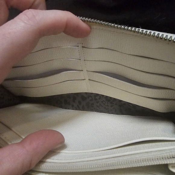 LONGCHAMP LEATHER ZIPPY WALLET - Picture 2 of 5